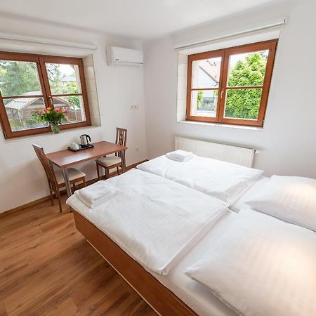 Penzion Leknín Třeboň Exterior foto