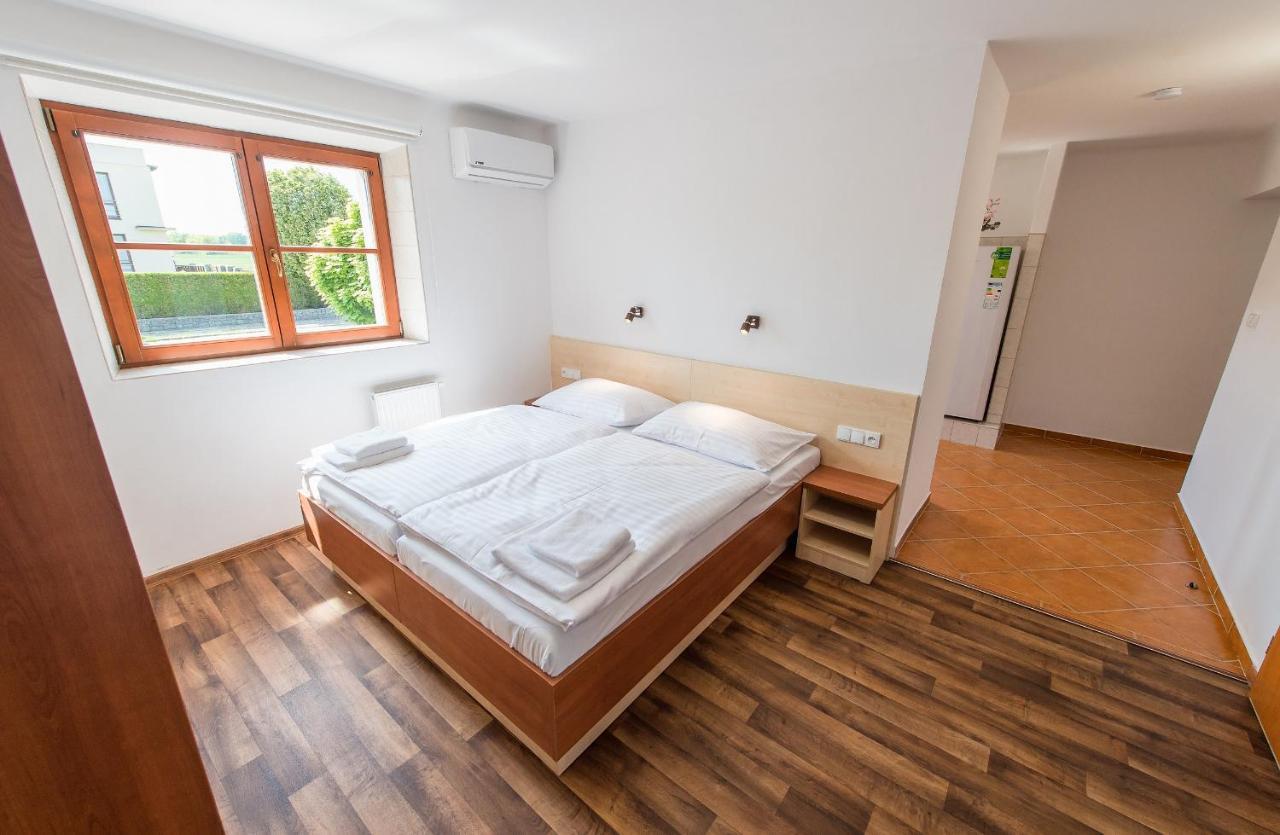 Penzion Leknín Třeboň Exterior foto