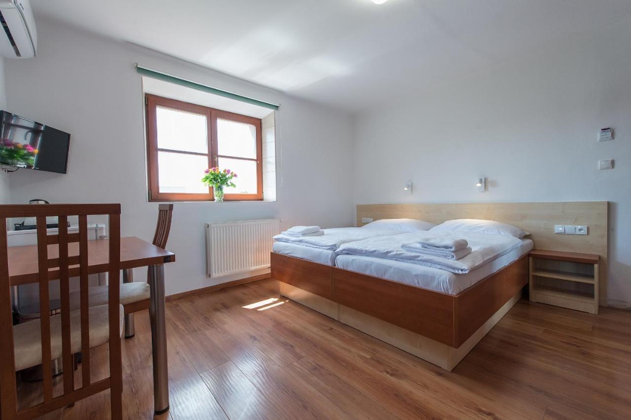 Penzion Leknín Třeboň Exterior foto